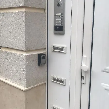 Apartament Dara House *